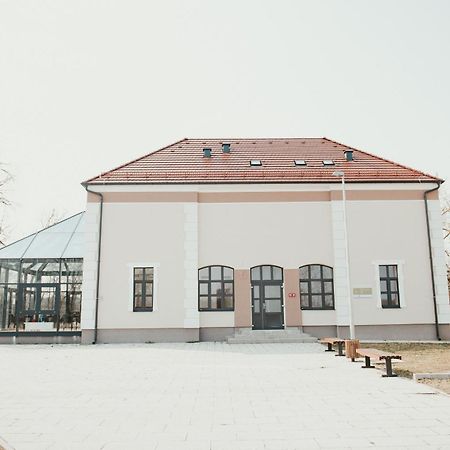 Hotel Kurija Jankovic Lukac Exterior photo